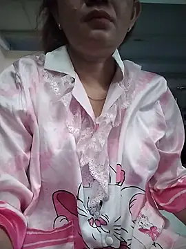 Snapshot of Forever_model chatting on 05-14-26, 12:28 Forever model online show from 05-14-26, 12:28