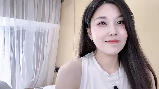 Snapshot of Emma_qiqi chatting on 05-19-26, 04:19 Emma qiqi online show from 05-19-26, 04:19