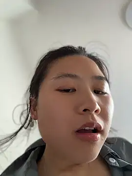 Snapshot of Iridessa- chatting on 06-17-26, 11:16 Iridessa- online show from 06-17-26, 11:16