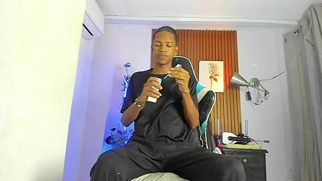 Afrowayuu online show from 06-25-26, 11:15