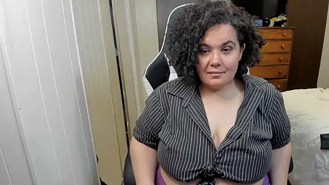 Snapshot of SweetPuertoRicanBliss chatting on 05-19-26, 03:02 SweetPuertoRicanBliss online show from 05-19-26, 03:02