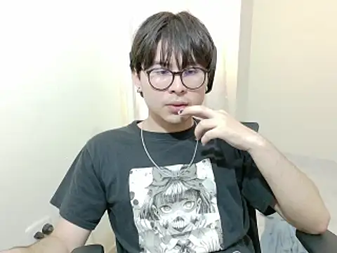 Snapshot of kuromi_boy chatting on 06-24-26, 10:53 kuromi boy online show from 06-24-26, 10:53