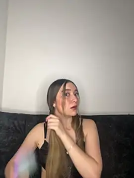 Sarisloves online show from 07-17-26, 01:01