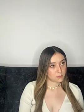 Sarisloves online show from 07-23-26, 01:58
