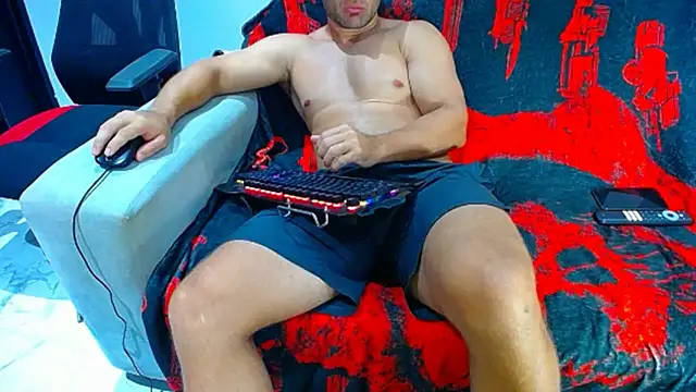 Snapshot of hugo_19cm chatting on 06-30-26, 01:28 hugo 19cm online show from 06-30-26, 01:28
