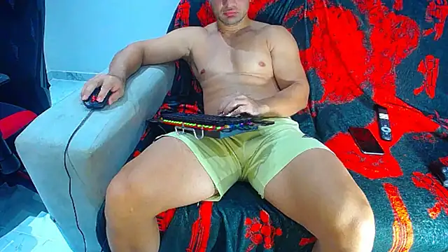 Snapshot of hugo_19cm chatting on 08-08-26, 01:52 hugo 19cm online show from 08-08-26, 01:52