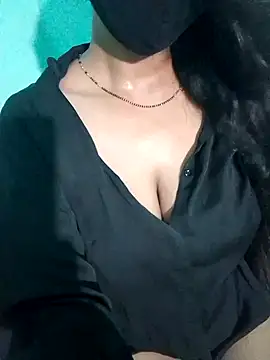 Snapshot of Cute-Ishita chatting on 06-18-26, 04:44 Cute-Ishita online show from 06-18-26, 04:44