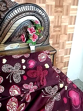 Reshma Hot76 online show from 06-07-26, 05:22