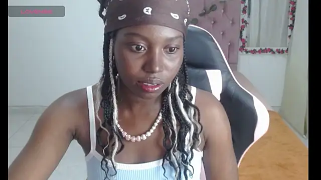 Snapshot of luna_bella160920 chatting on 05-11-26, 07:33 luna bella160920 online show from 05-11-26, 07:33