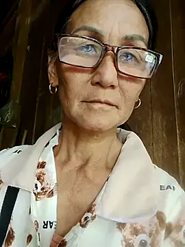 Snapshot of Magy-006 chatting on 07-16-26, 03:12 Magy-006 online show from 07-16-26, 03:12