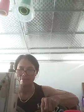 Snapshot of Vieekee chatting on 07-15-26, 01:33 Vieekee online show from 07-15-26, 01:33
