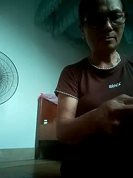 Snapshot of Vieekee chatting on 07-20-26, 10:39 Vieekee online show from 07-20-26, 10:39