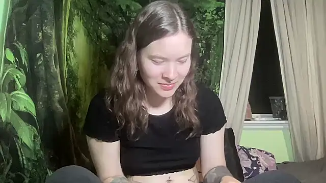 Snapshot of mo0ngoddess chatting on 02-15-26, 08:24 mo0ngoddess online show from 02-15-26, 08:24