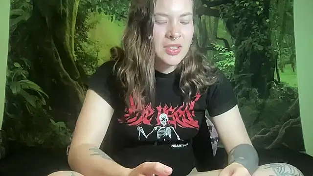 Snapshot of mo0ngoddess chatting on 03-19-26, 03:21 mo0ngoddess online show from 03-19-26, 03:21