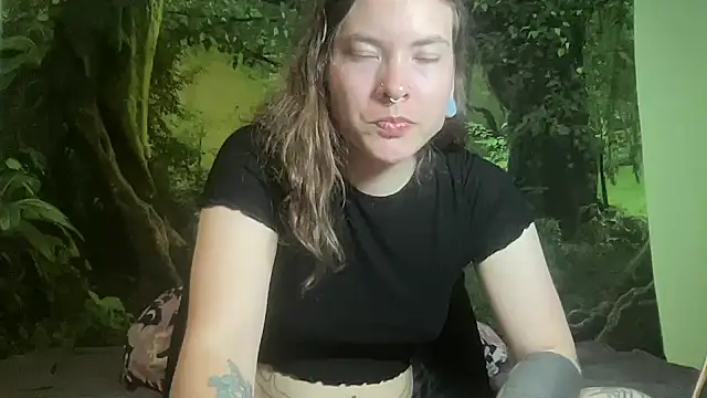 Snapshot of mo0ngoddess chatting on 03-24-26, 03:44 mo0ngoddess online show from 03-24-26, 03:44