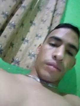 Snapshot of FloralDoubt chatting on 05-11-26, 02:45 FloralDoubt online show from 05-11-26, 02:45