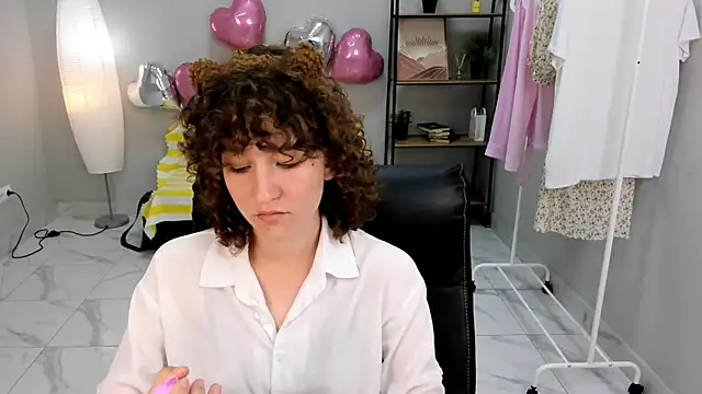 Miriam Boshe online show from 05-15-26, 01:51