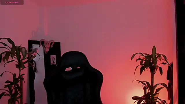 MissCharlottte 18 online show from 06-19-26, 04:06