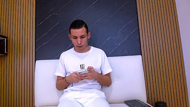 Isak Berekoa online show from 06-26-26, 11:03