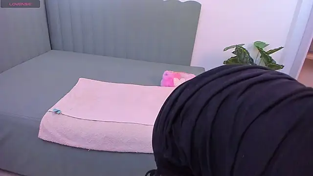 HannaCarttier  online show from 06-20-26, 12:41