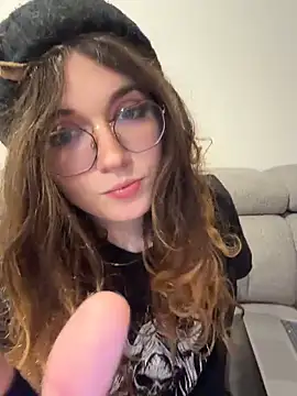 Snapshot of cutypiefull chatting on 05-16-26, 12:07 cutypiefull online show from 05-16-26, 12:07