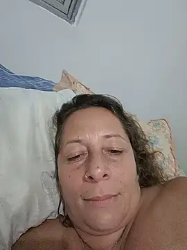 Snapshot of Nikki_milf69 chatting on 06-25-26, 04:45 Nikki milf69 online show from 06-25-26, 04:45