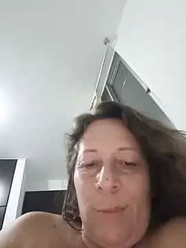 Snapshot of Nikki_milf69 chatting on 06-25-26, 05:23 Nikki milf69 online show from 06-25-26, 05:23
