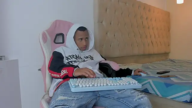 Supreme Badboy online show from 06-08-26, 02:56