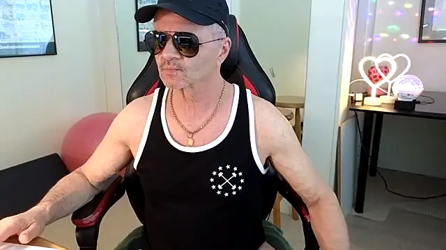 hotdadbod online show from 01-04-25, 09:41
