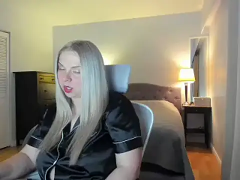Laviora online show from 06-18-26, 05:51