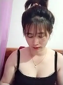 Snapshot of se-xy12 chatting on 05-13-26, 07:11 se-xy12 online show from 05-13-26, 07:11