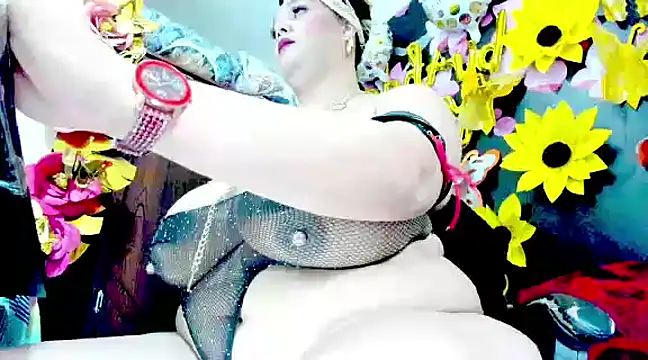 Snapshot of DirtyKhloy chatting on 02-26-25, 04:14 DirtyKhloy online show from 02-26-25, 04:14