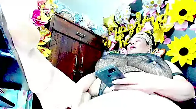 Snapshot of DirtyKhloy chatting on 03-02-25, 07:32 DirtyKhloy online show from 03-02-25, 07:32