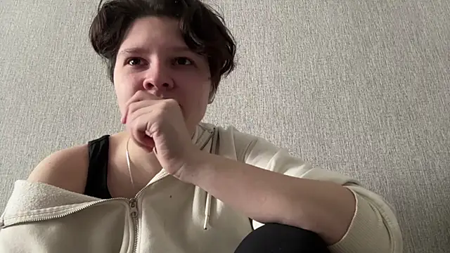 Snapshot of LizCumens chatting on 05-15-26, 12:50 LizCumens online show from 05-15-26, 12:50