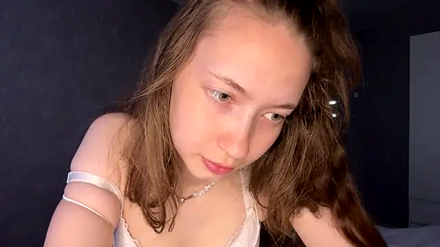 Emily Mur  online show from 06-17-26, 05:10