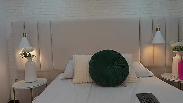 GabyJones  online show from 06-26-26, 12:20