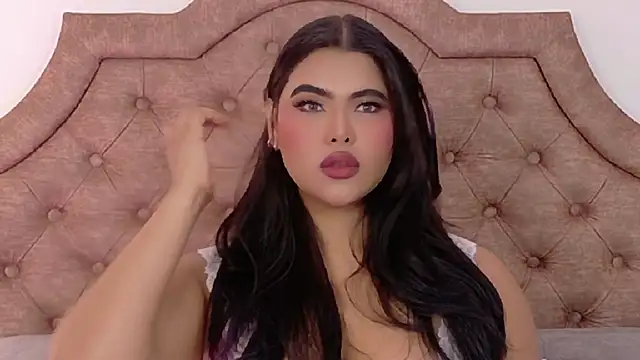 Snapshot of SophiaCollinss chatting on 06-17-26, 07:59 SophiaCollinss online show from 06-17-26, 07:59