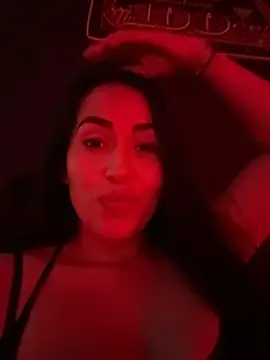 Snapshot of areviklusine1 chatting on 06-12-26, 11:25 areviklusine1 online show from 06-12-26, 11:25