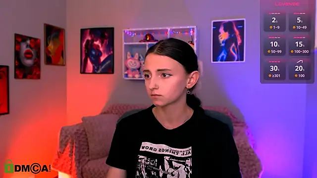 caroline honeyy online show from 06-13-26, 07:45