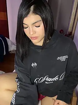Emilyrosett  online show from 05-19-26, 09:54
