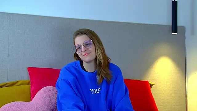 AlexaAvery online show from 06-14-26, 06:04
