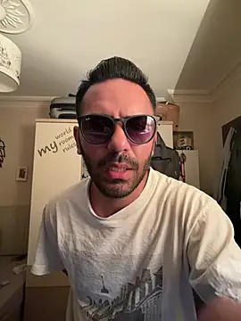 Snapshot of ylnut58 chatting on 05-15-26, 07:21 ylnut58 online show from 05-15-26, 07:21