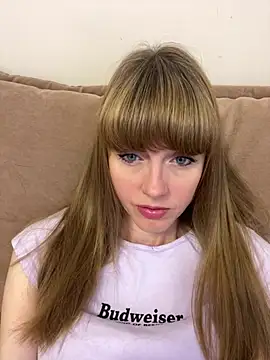 Kamilochka29511 online show from 06-11-26, 05:49