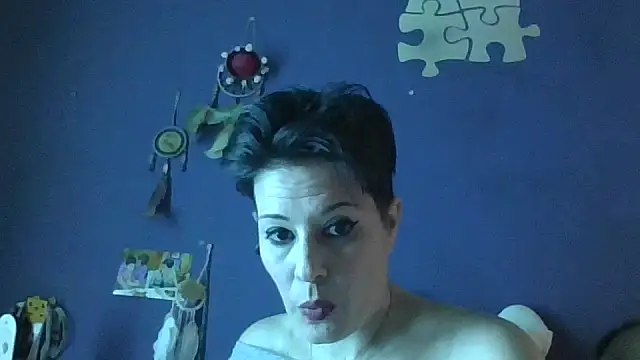Estrella 40 online show from 05-17-26, 05:09