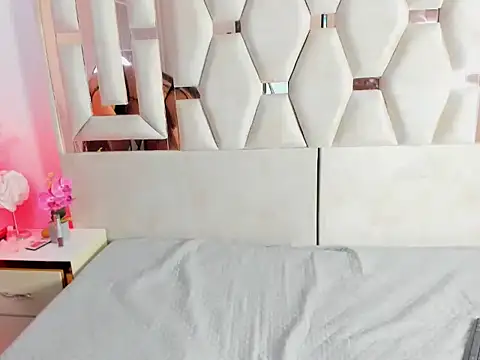 Gingerblis online show from 05-17-26, 02:53