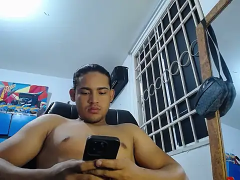 Snapshot of louis_rueda chatting on 06-20-26, 09:06 louis rueda online show from 06-20-26, 09:06