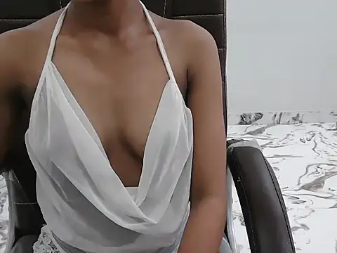 lovelyshaski online show from 07-18-26, 04:16