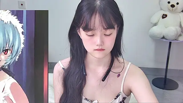 Snapshot of Evil-Bunny007 chatting on 06-05-26, 12:00 Evil-Bunny007 online show from 06-05-26, 12:00