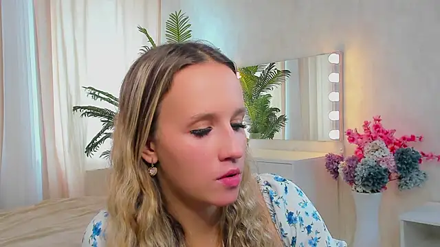 WanettaKager online show from 05-15-26, 08:32