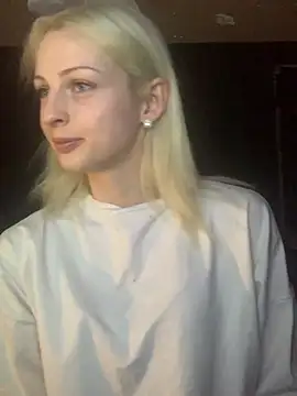 ElsaSnowxox online show from 05-22-26, 09:42
